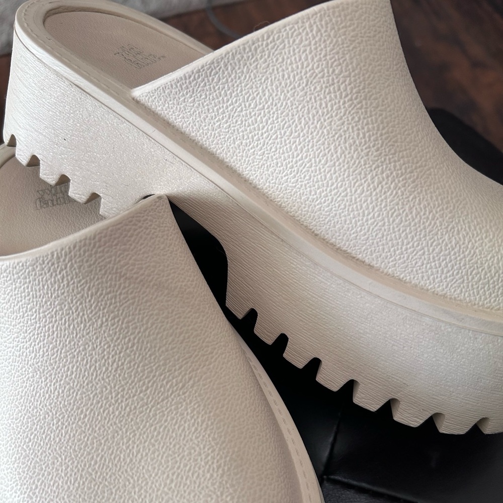 BeigeTextured Platform Clogs by Wild Fable size 5